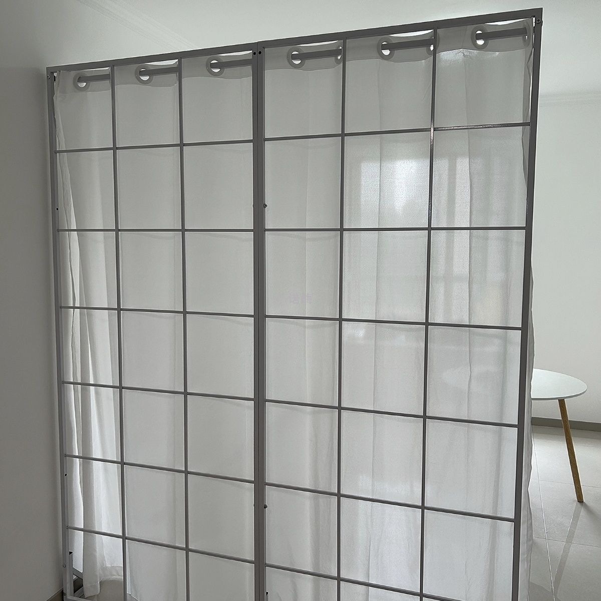 No-Drill Wrought Iron Screen for Rental Apartments, Beauty Salon Wall Partition, Self-Install Room Divider, White and Black