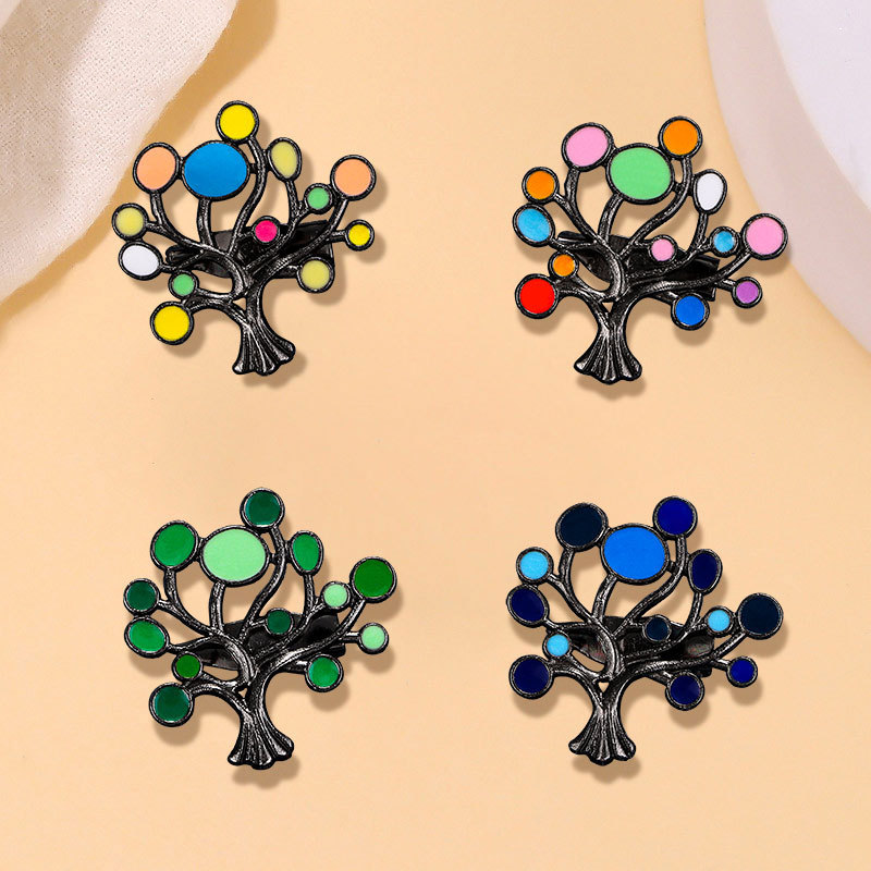Cartoon fashionable design brooch
