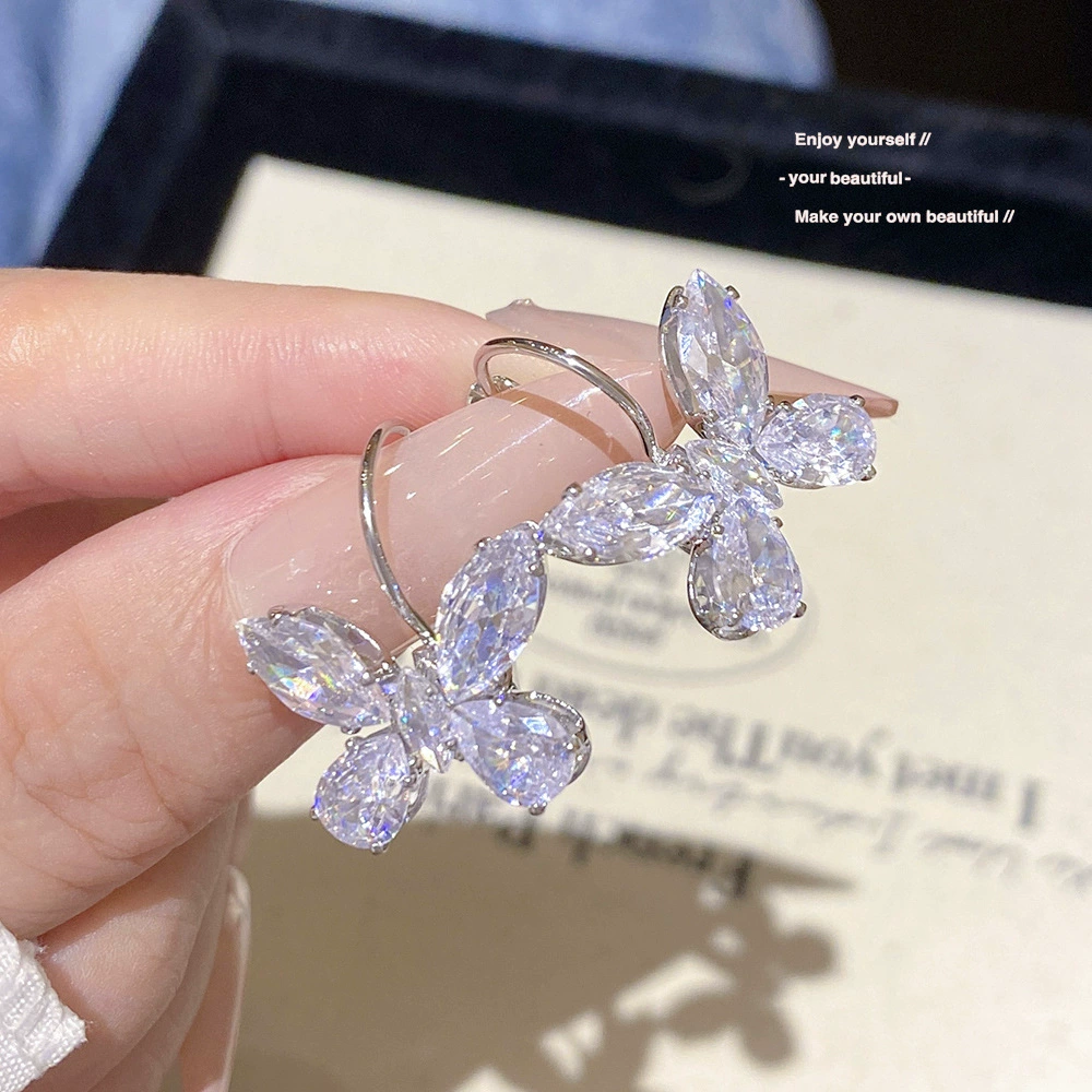 Серебряные серьги 925 пробы, жемчужные вставки, легкая роскошь европейский стиль, легкие