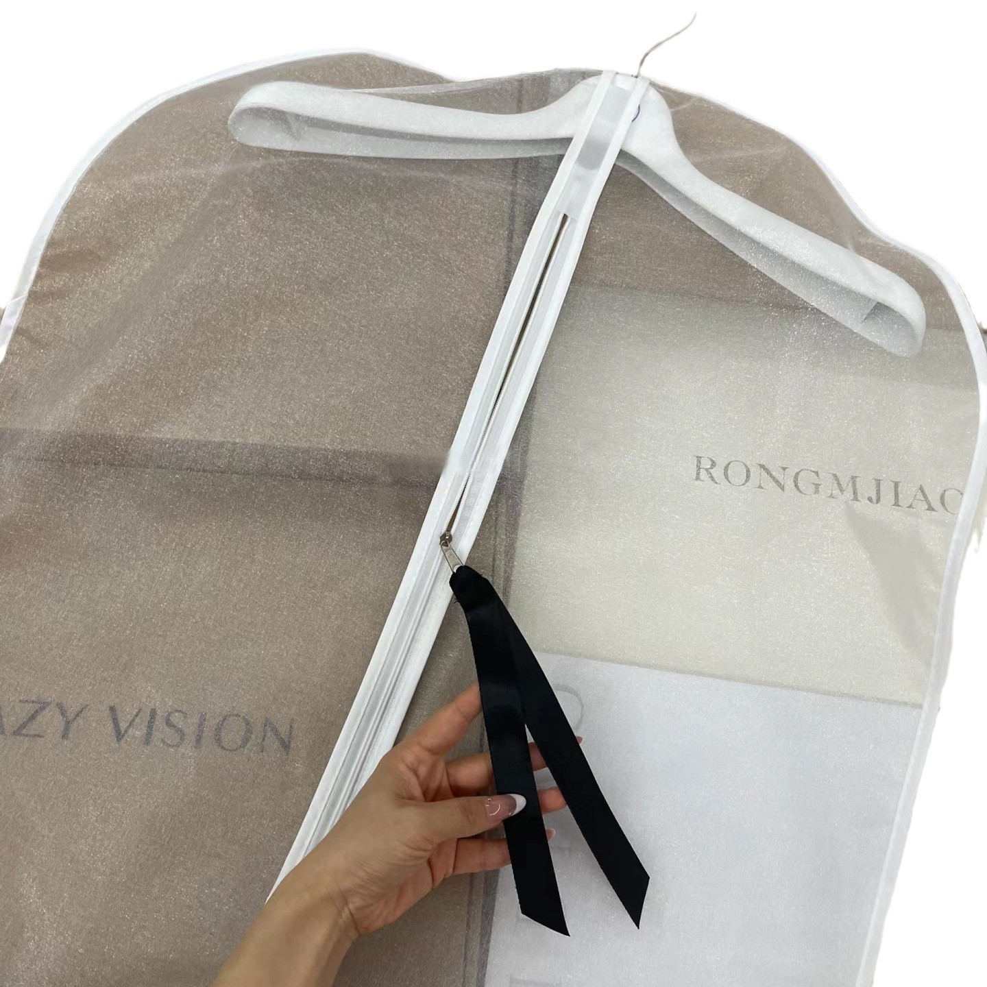 Organza Breathable Clothes Dust Cover Pearlescent White Fur Mink Coat Storage Bag High-grade Ribbon Hanging Pocket