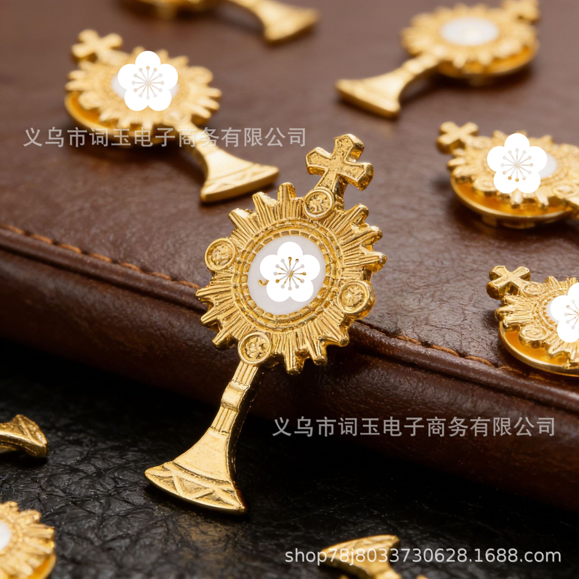 Europa y los Estados Unidos venden accesorios de joyería de aleación retro crucifijo personalidad broche accesorios de regalo image 1