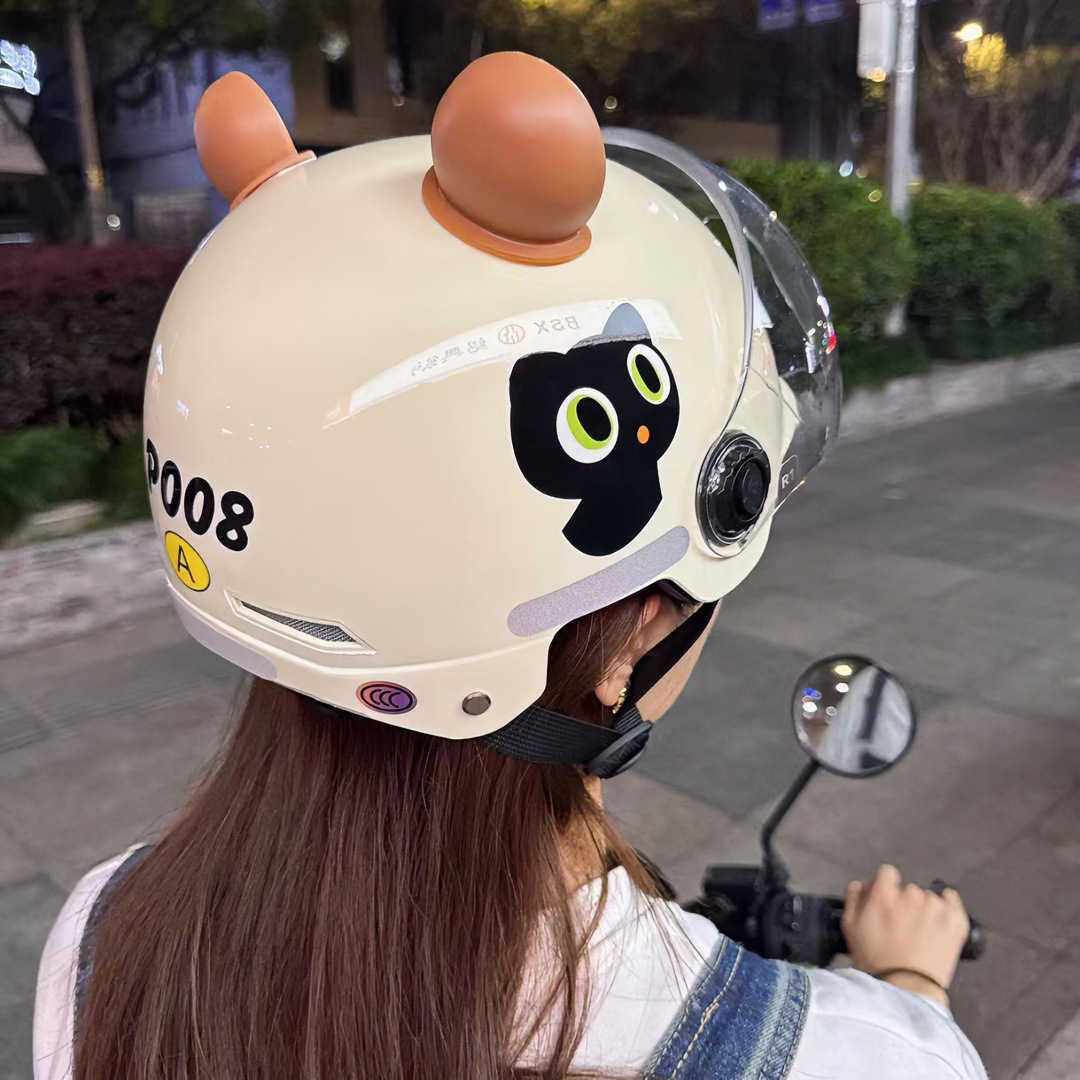 New national standard certified motorcycle helmet, unisex, lightweight, sun-protective, and suitable for all seasons