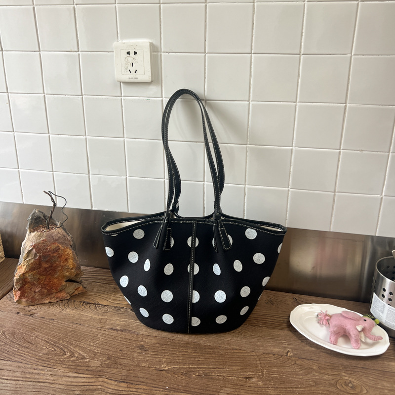 Bolsas casuales de gran capacidad para mujeres 2026 nuevas bolsas axilales de moda, bolsas de hombro simples para viajar image 12