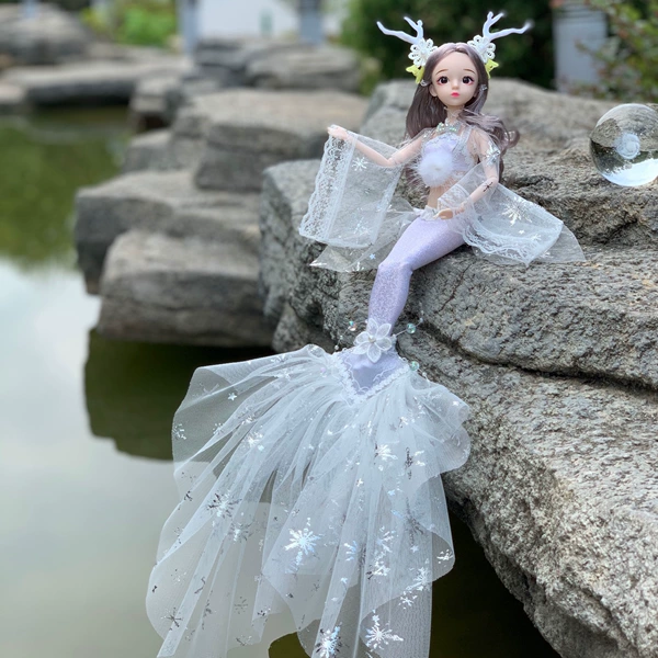 Hanfu fish white