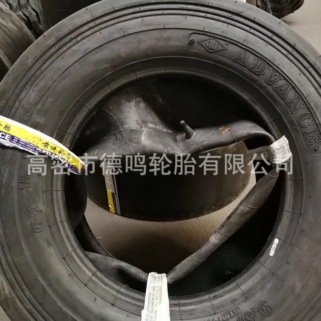 Rueda de goma rodillo liso neumático 9,5/65-15 ingeniería placa ligera neumático engrosamiento y fortalecimiento 10,0/80-16