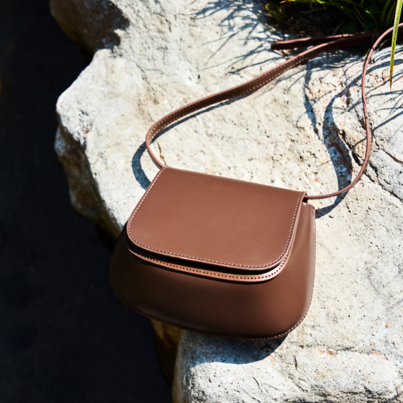 Women's Genuine Leather Chestnut Saddle Bag - New High-End Texture Niche Fashion Retro Shoulder & Crossbody Bag - Thumbnail 4