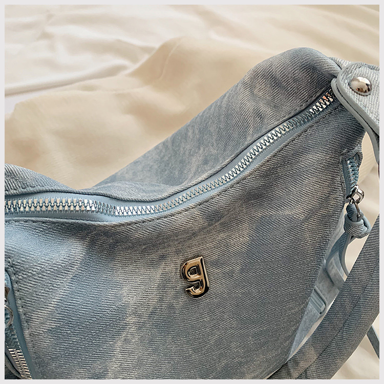 Large capacity wandering shoulder bag, new spicy girl high-end versatile double pocket strip casual crossbody armpit bag_voghion.com