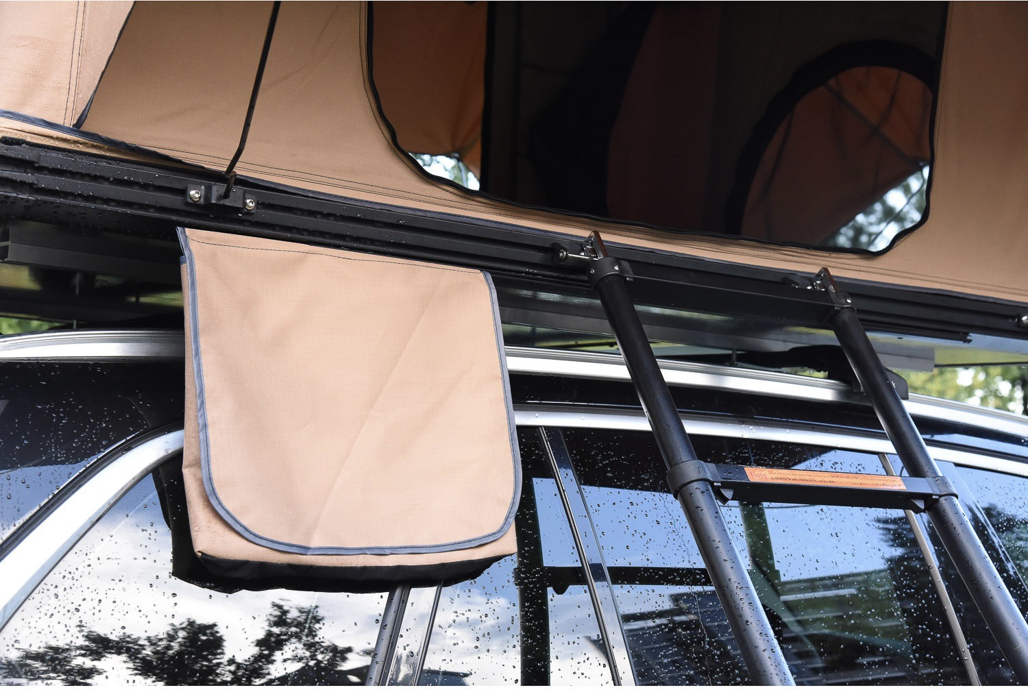 Outdoor Barbecue Adventure Aluminum Shell Helicopter Roof Tent Suv Car Mountain Camping Vehicle-Mounted Camping Tent