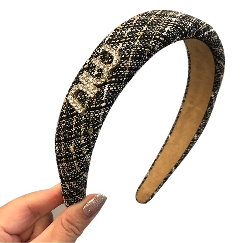 Corea del Sur Chanel estilo rhinestone carta ancho borde pelo presionando tela diadema moda todo partido Plaid diadema accesorios para el cabello para las mujeres
