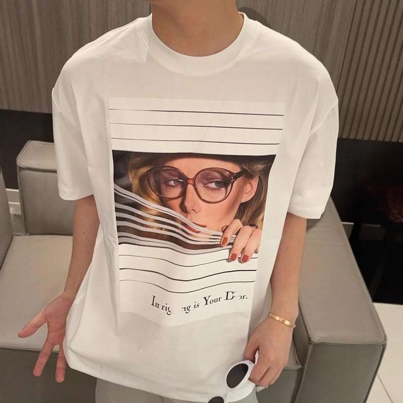 Original Standard Version High Version Do Home 2025 Summer New Classic Portrait Magazine Cover Printed Round Neck Short-Sleeved T-Shirt Original Standard Version High Version Do Home 2025 Summer New Classic Portrait Magazine Cover Printed Round Neck Short-Sleeved T-Shirt