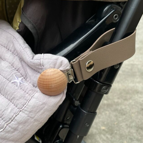 Log clips for strollers and blankets to prevent them from falling out. Anti-kicking clips for baby quilts. Stroller and children's shoe clips.