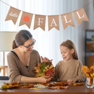 Гирлянда из мешковины с осенними листьями Hello Fall