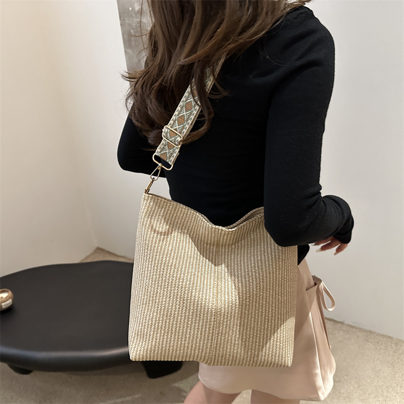 Bolso 2024 nuevo temperamento de verano de alto nivel de hombro bolso de balde de borde ancho de gran capacidad bolso de nicho de mujer