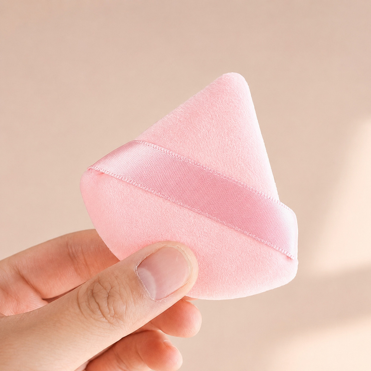 Esponja triangular para polvos sueltos, aplicador de polvos compactos, esponja de superficie aterciopelada, aplicador de polvos secos, herramienta de belleza.