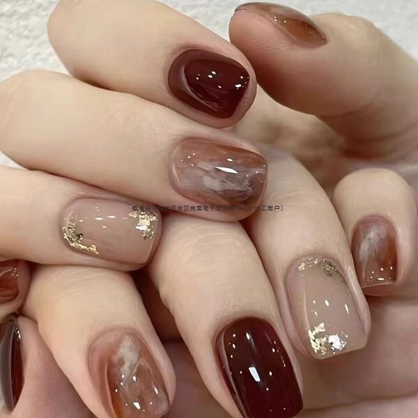 Bean Paste Color Wearable Nails 2025 New Short Amber Maillard Manicure High-End Autumn and Winter Nail Patch Finished Product