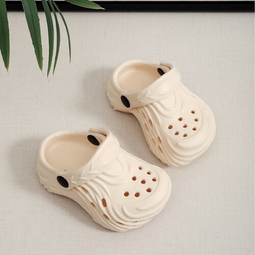 Summer New Thick Sole Non-Slip Children's Crocs for Home Indoor and Outdoor Wear Trendy Fashion Lightweight Casual