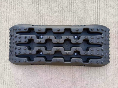 Off-road vehicle tire anti-skid relief Kempinq və səyahət - mini-black-piece