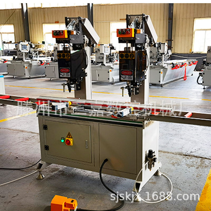 �ִܸ���ͷ�ֳ��ݶ����̻� PVC�����Ŵ��豸 �ֳĴ򶤻�š��˿��