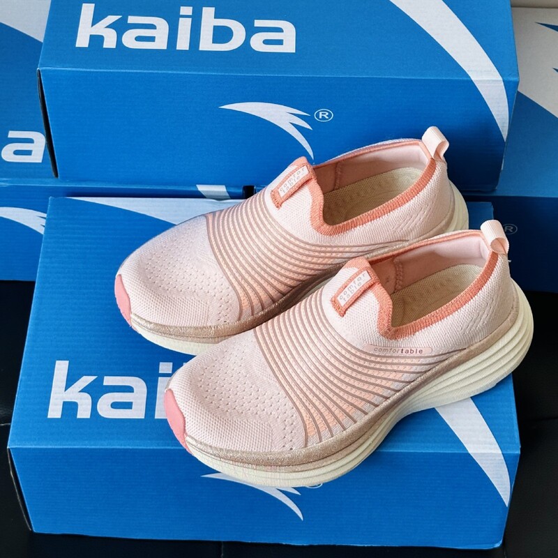 Couple's Shoes 2025 New Summer Slip-On Comfortable Breathable Quick-Wear Fly-Knit Shoes Soft Elastic Lightweight Versatile Casual Shoes Couple's Shoes 2025 New Summer Slip-On Comfortable Breathable Quick-Wear Fly-Knit Shoes Soft Elastic Lightweight Versatile Casual Shoes