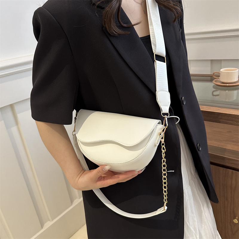 Niche Luxury High-End Women's Bag 2025 Autumn New Trendy Fashion Underarm Saddle Bag Versatile Shoulder Crossbody Bag