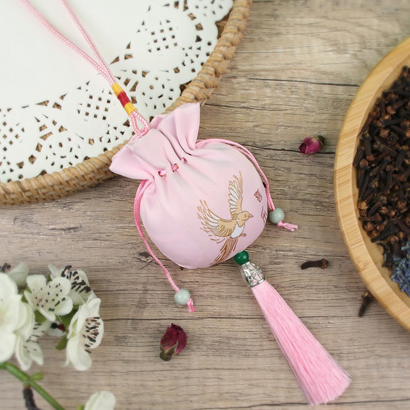 Dragon Boat Festival Repelente de mosquitos Bolsita de brocado Bolsa vacía Protector de bolsita Colgante de coche de estilo antiguo portátil Regalo del festival del barco del dragón