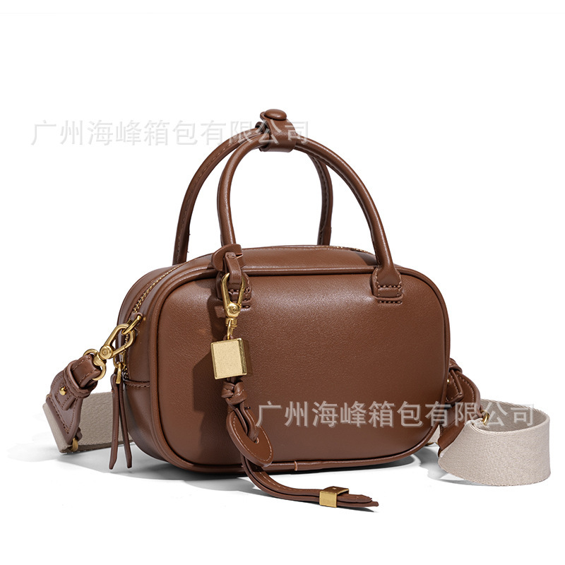 2025秋季新品 女包 深棕色辑线装饰迷你手提保龄球包高级斜挎小包|undefined