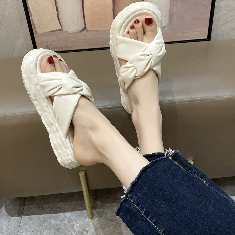 Женские тапочки без шнуровки на лето в моде 2023 Новые Нескользящие тапочки на толстой подошве, пляжные сандалии на мягкой подошве