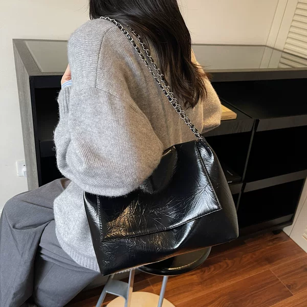 Large-Capacity Bag for Women 2026 New Style Simple Versatile Chain Shoulder Crossbody Bag with a High-Quality Feel for Class and Commuting Tote Bag