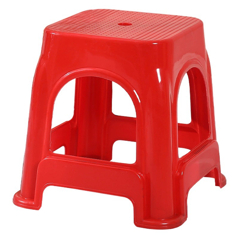 Производитель оптом продает утолщенные обеденные столы для мобильных банкетов, уличных прилавков и гостиных; высокие и низкие квадратные пластиковые табуреты с возможностью нанесения логотипа.