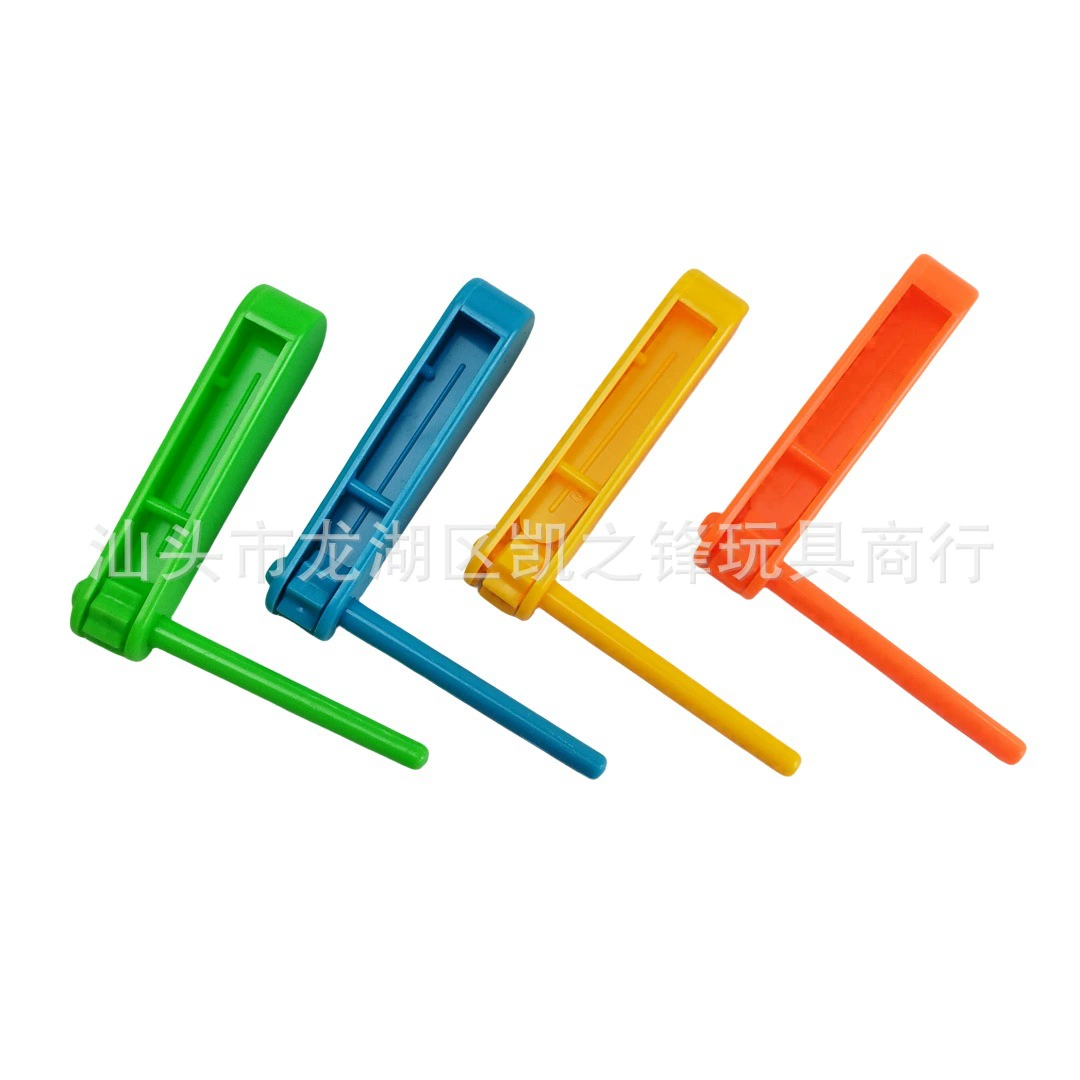 Трансграничный пластиковый маленький свисток, громкая доска, вращающаяся звуковая палка для праздника, вечеринки, маленькая игрушка, свисток-качели PARTY FUN