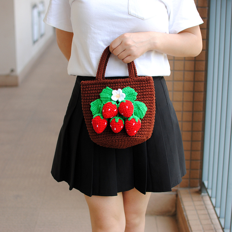 Fei Fei, la familia embarazada de tiempo, mochila tejida a mano, bolso de mano, bolso de material DIY, bolso de fresa