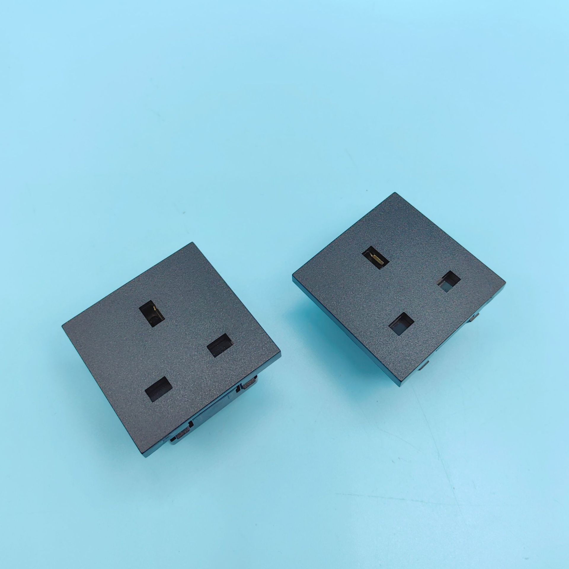 BS-Y01-1英规 英标 英式BS1363 三孔13A250V 沙特 储能 机柜电源