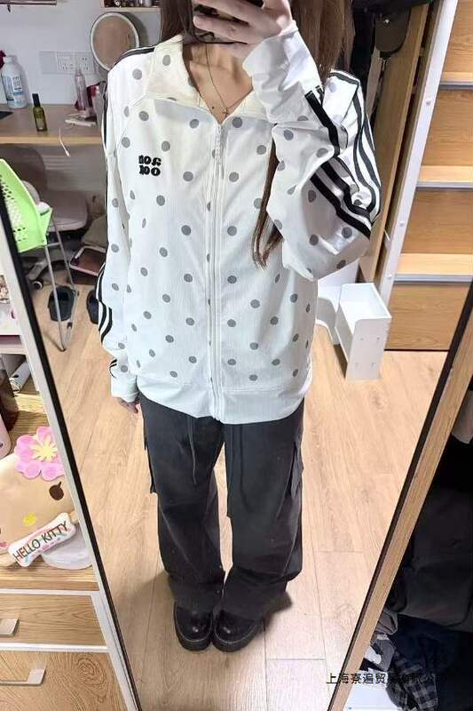 Korean-Style White Polka Dot Sun Protection Clothing for Women, New Summer Model with Three Stripes, Lightweight Jacket, Trendy National Style, College Outdoor Wear Korean-Style White Polka Dot Sun Protection Clothing for Women, New Summer Model with Three Stripes, Lightweight Jacket, Trendy National Style, College Outdoor Wear