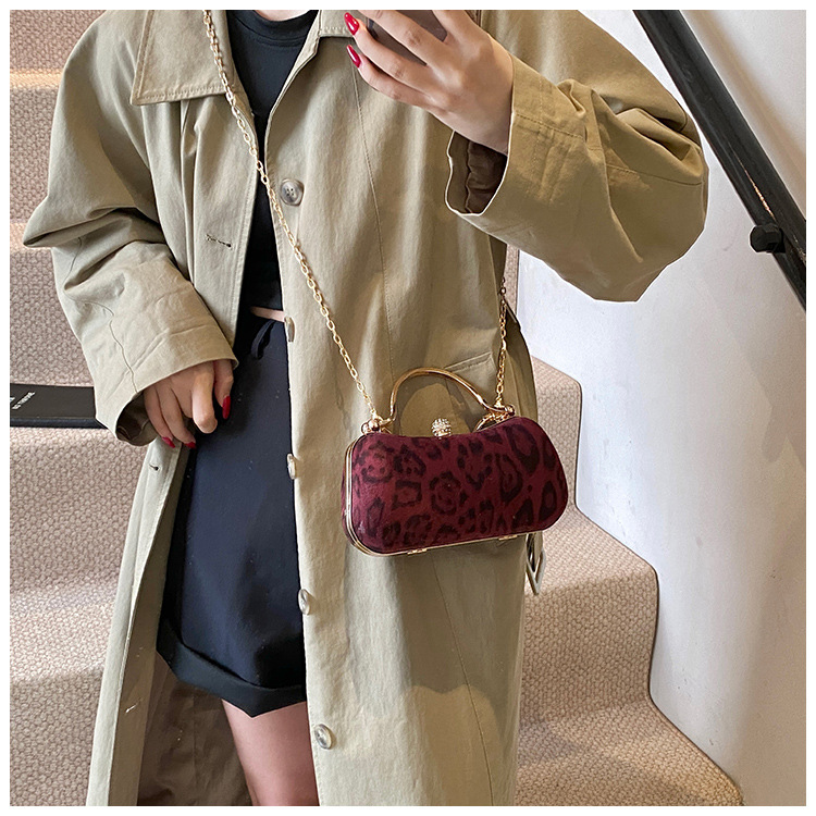 European and American style leopard print chain small square bag for women, 2024 new Korean style fashionable single-shoulder bag, flared crossbody dinner bag undefined