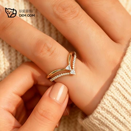 项链;耳钉;戒指