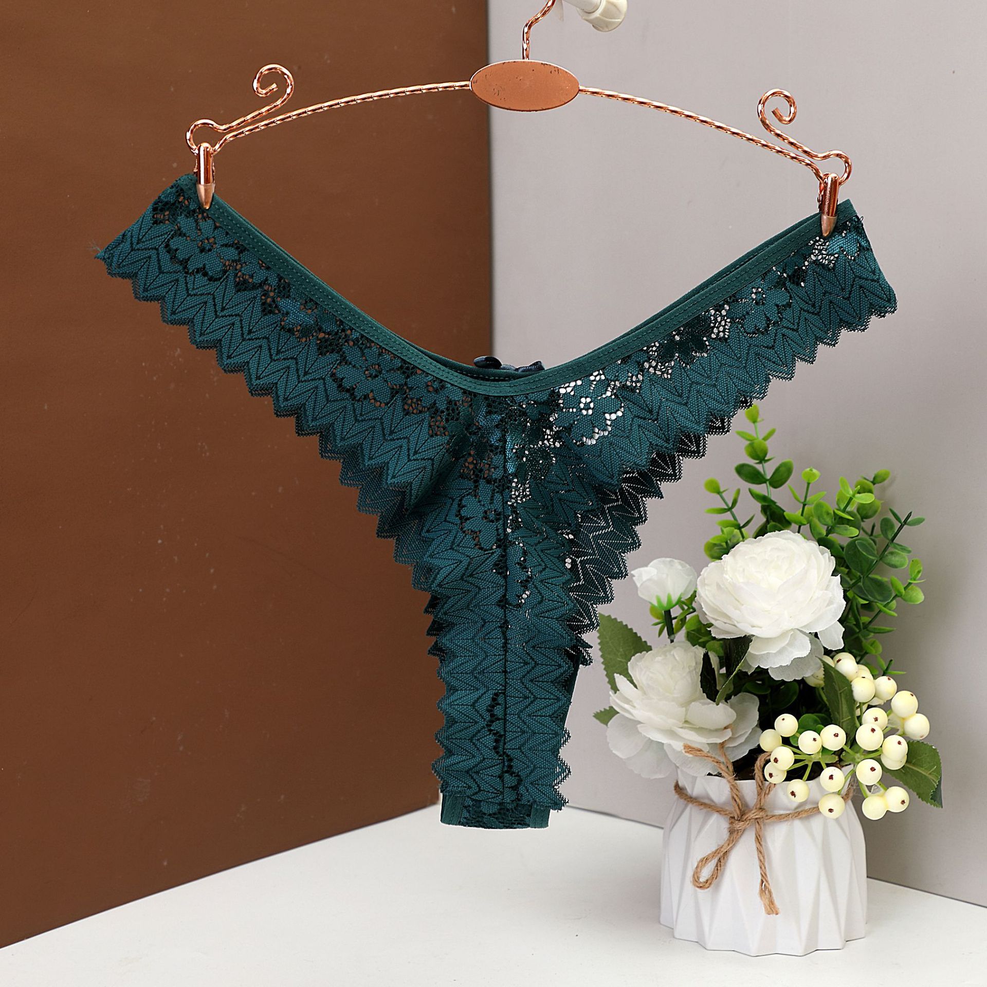 Solid Color Flower Low Waist Thong Panties display picture 22