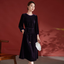 轻奢新中式圆领真丝丝绒连衣裙女2025春秋新款桑蚕丝丝绒中年长裙