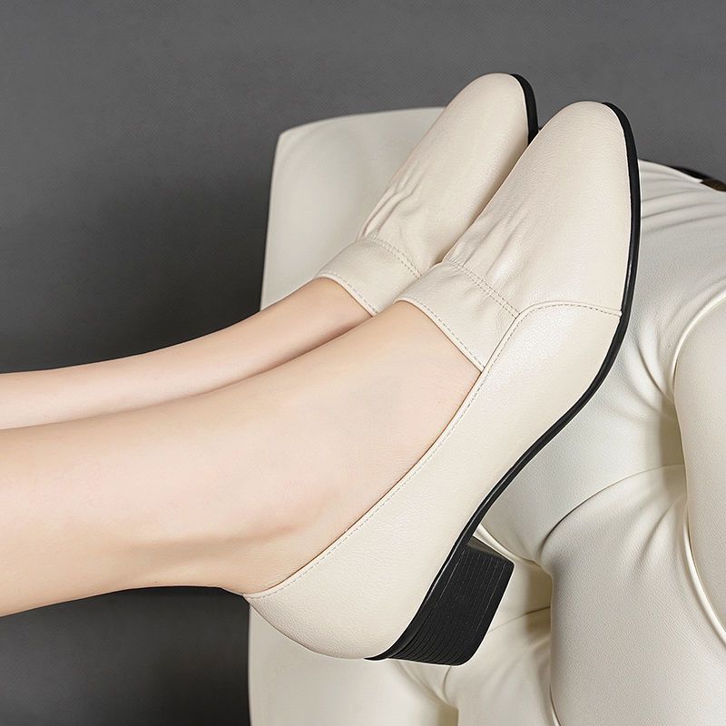 Suela suave de cuero de moda madre nueva primavera y verano zapatos de mujer zapatos de trabajo cómodos antideslizantes zapatos de cuero versátiles tacones gruesos
