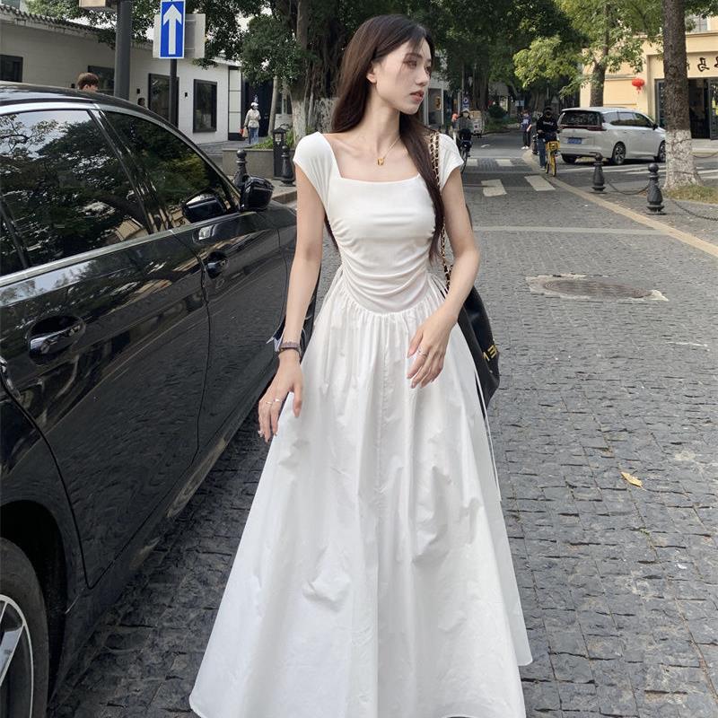 Minimalist Style, This Year's Trendy Beautiful Vest Dress for Women, Summer Fishbone Pleated Waist-Cinching Mid-Length Skirt Fashion Minimalist Style, This Year's Trendy Beautiful Vest Dress for Women, Summer Fishbone Pleated Waist-Cinching Mid-Length Skirt Fashion