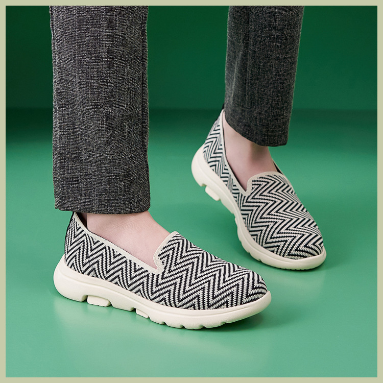 B888-42025 Herbst Winter Neue Licht Kissen Anti-Slip Runde Kappe Mittleren Alters Und Ältere Komfortable Atmungsaktive Flache Schuhe_voghion.com