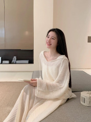 HuaHua花花のフランス式の純欲は帽子の薄いニットの女性の24朝の秋の気質の小さい大衆のゆったりしている上着をつないでいます。