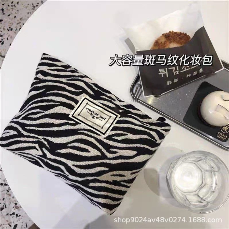 CE06617F4FFBACE1AEA6B5686216EF