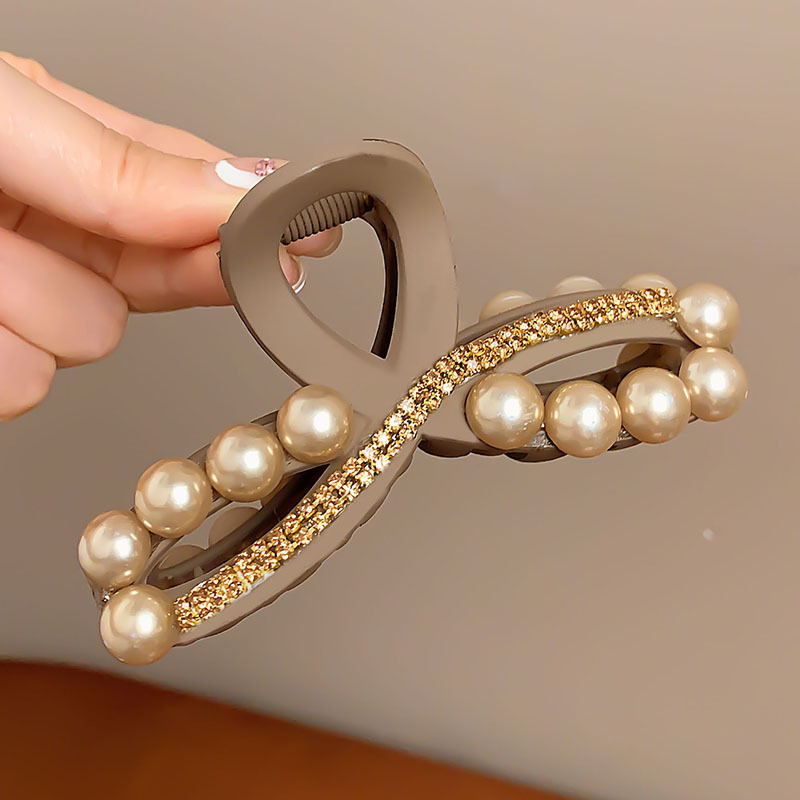 ハイエンド 2025 新しいスタイルの女性のヘアクリップ女性の後頭部大型レトロな秋と冬のサメクリップ気質帽子|undefined