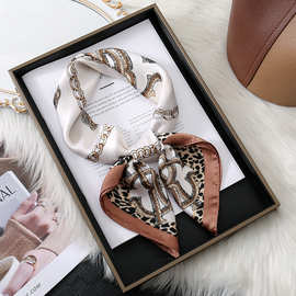 轻奢高级感豹纹链条元素印花70仿真丝丝巾春秋季时尚搭配披肩围巾