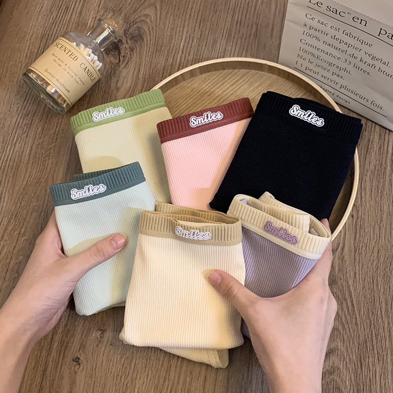 Underwear Women's Cotton Cotton Crotch Anti-bacterial Mid-waist Traceless Sexy New Style Girls' Style Shorts Summer Thin