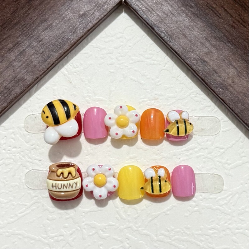 [Rotatable] Children's Handmade Wearable Nails Stereo Little Bee Flower Manicure Cartoon Patch Handmade Nails