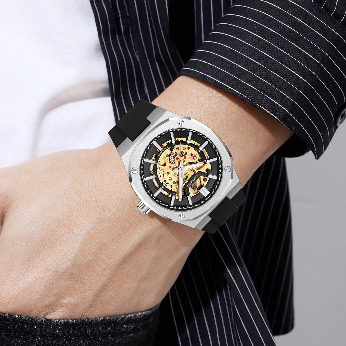 Momento de relojes mecánicos mecánicos automáticos huecos de silicona impermeable correa relojes de hombre comercio exterior personalizado mayorista