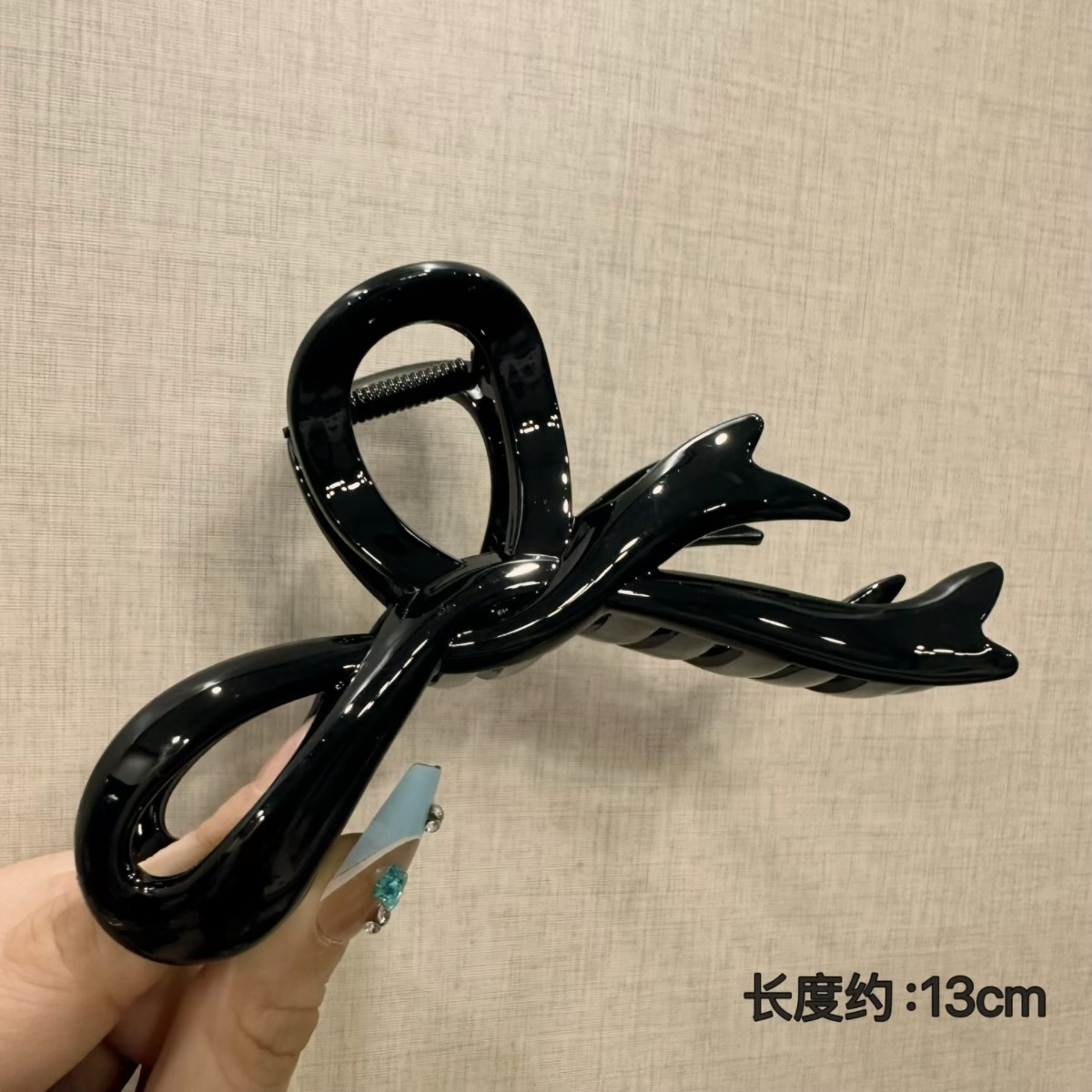 Glossy streamer bright black-13cm