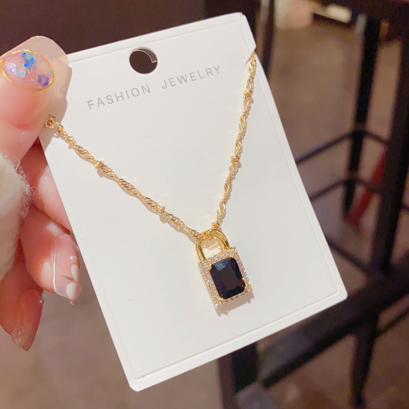Zircon Lock Pendant Necklace Black Micro Inlaid Instagram Style_voghion.com