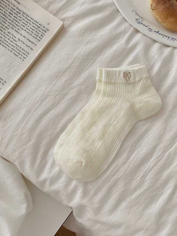 靴下女性ボートソックス春と夏のリボンメッシュ刺繍浅い口吸汗性無地ショート女性の靴下 Zhuji 靴下卸売|undefined